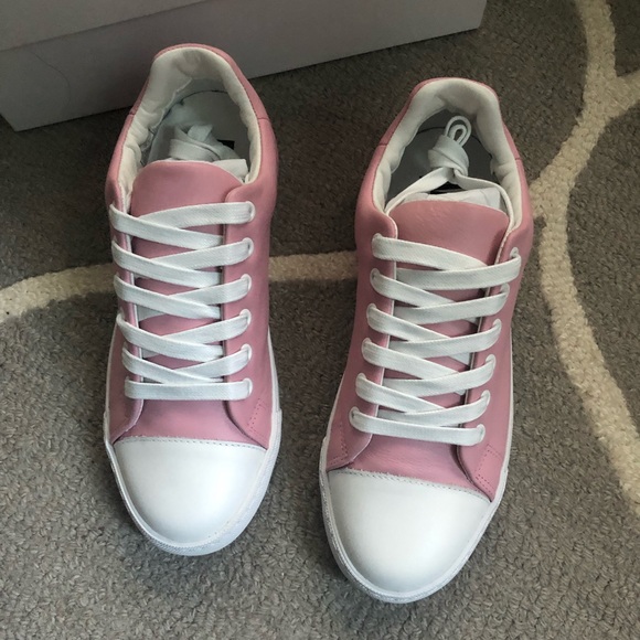 Last One!! Moschino Pink Low Top Sneakers - Picture 6 of 9